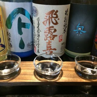 Local sake [drink comparison set]