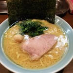 らーめん市場 - ラーメン並。￥680
