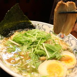 チャーシュー麺（ごはん付）