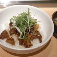 赤身焼肉 かるびあーの 新橋店 - 上焼き肉丼
