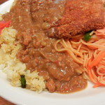 73942523 - ドライカレー、挽肉カレー、スパゲティナポリタン、豚カツのカルテット