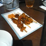 盤古茶屋 - スパイシーな調味料？をつけていただく羊肉。