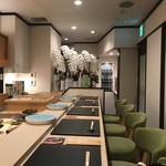 すし昇 - 白木一枚板のカウンター席