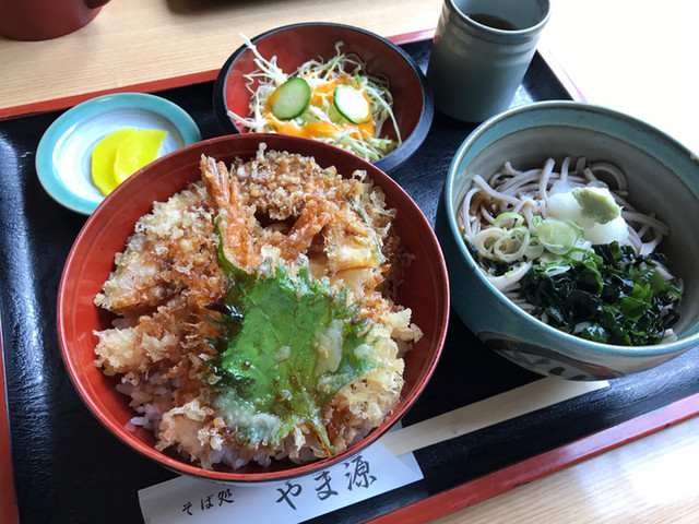 地方から帰る途中に夜ご飯 : やま源の写真