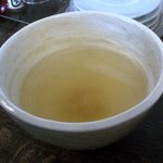 はし友ラーメン - はし友ラーメン・スープ割りのスープ(2011.03)