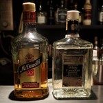 DEN - インドのマクダウェルとカナダのホワイトカナディアン