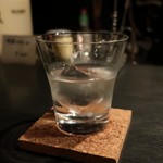 DEN - ホワイトカナディアン、ロックで、