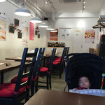 ビーダブリュー カフェ - 快適な店内