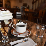 モストゥリー - チョコレートパフェ