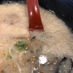 一成 - ほら、豚骨の脂が見える？