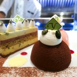 Toshi Yoroizuka - ケーキ3点