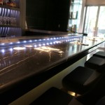 Toshi Yoroizuka - 店内模様