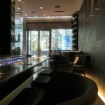 Toshi Yoroizuka - カフェから