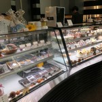 Toshi Yoroizuka - ショーケース全景