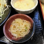 ろばた焼 ゆう太 - クリーム煮&中華春雨サラダ
