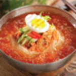 Zang MO - 韓国キムチが大好きで冷麺の中にキムチを韓国キムチ冷麺