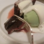 ラトリエ・ド・ギニョール・エ・マデロン - 