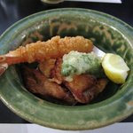 味 三秀 - ４皿目は揚げ物、海老と河豚の揚げ物です