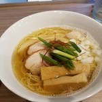 実垂穂 - 無添加魚介出汁の塩ラーメン