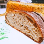 カフェ ストウブ - 全粒粉50・1/4カット