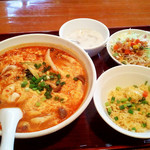 金曜日のランチセットから、「タイスキラーメン」