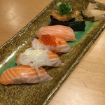 Sushi Izakaya Ya Taizushi Kou Gochou - サーモンざんまい（1295円）