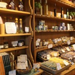 オークウッド - 焼菓子棚