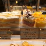 オークウッド - ケーキショーケース