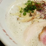 福島壱麺 - 豚骨トリュフヌードル左から