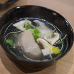 うを徳 - 白尼鯛（しろあまだひ）と松茸（まつたけ）、蝦芋（えびいも）の椀（わん）