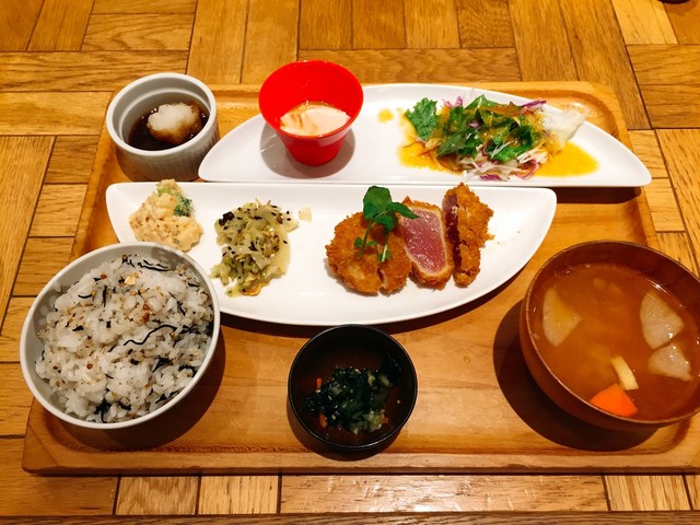 おぼんdeごはん Mark Is みなとみらい店 オボンデゴハン みなとみらい 定食 食堂 食べログ おぼんdeごはん Mark Is みなとみらい店 オボンデゴハン みなとみらい 定食 食堂 食べログ