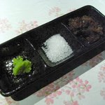 イベリコ屋 - わさび・古代塩・オニオンソース