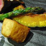 イベリコ屋 - 付け合せのポテト・カボチャ・アスパラ