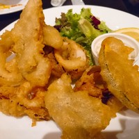 クッチーナ イタリアーナ アリア 六本木 - スルメイカと季節野菜のフリット 自家製のタルタルソース　880円
