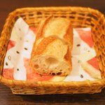 モンテ - ランチコース 1650円 のパン