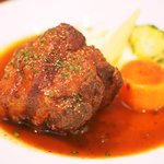 モンテ - ランチコース 1650円 の豚ばら肉の赤ワイン煮込み