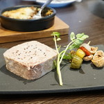 俺のフレンチ 博多 - トリュフ入りパテ・ド・カンパーニュ