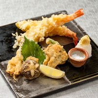 大海老と旬野菜の天ぷら盛り合わせ