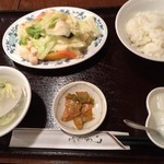 台湾風居酒屋 阿里城 - 海鮮と野菜の塩炒め定食