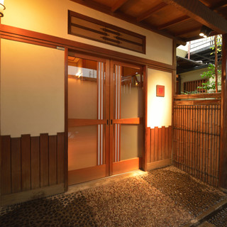 Immerse yourself in the modest atmosphere of this 70-year-old Japanese house