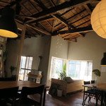 Miite Cafe - 窓側に2人用ソファー席(2017年10月)