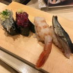 寿司 魚がし日本一 - お任せ4カン（炙り秋刀魚、赤海老、鯨、シラス）