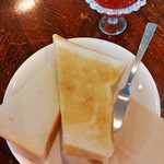 ミカりんの創作ダイニング Cafe Lin - モーニングサービスのパン（いちごジャム）300円　2017/10