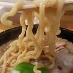 大むら食堂 - 縮れた太麺　富山ブラック並に