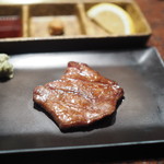 焼肉うしごろ - タン焼けてます