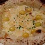 DiPUNTO - ラクレットチーズと銀杏のピザ