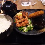Hokkaido Sakaba - 1709_Hokkaido Sakaba –Jakarta- 北海道酒場ジャカルタ-_鶏ザンギ、コロッケ定食＠78,000Rp