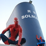 ソルマーレ南紀荘 - スパイダーマンがお出迎え
