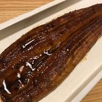 浜名湖養魚漁協直営店 - 浜名湖産の鰻の長蒲焼。身の柔らかさ、脂の質も非常に良好です！