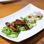 溢彩流香 - カンパチのパクチー和え、きゅうりのぬか漬け 　トントロの黒酢煮、ゴーヤ
